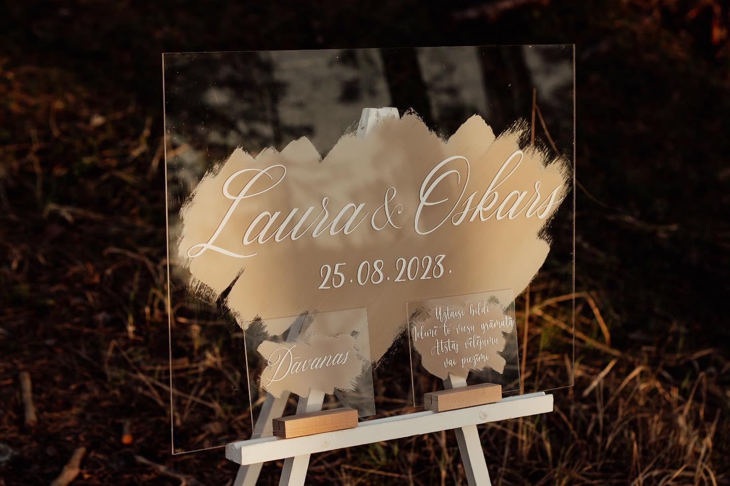Personalizēta kāzu plāksne ar fonu