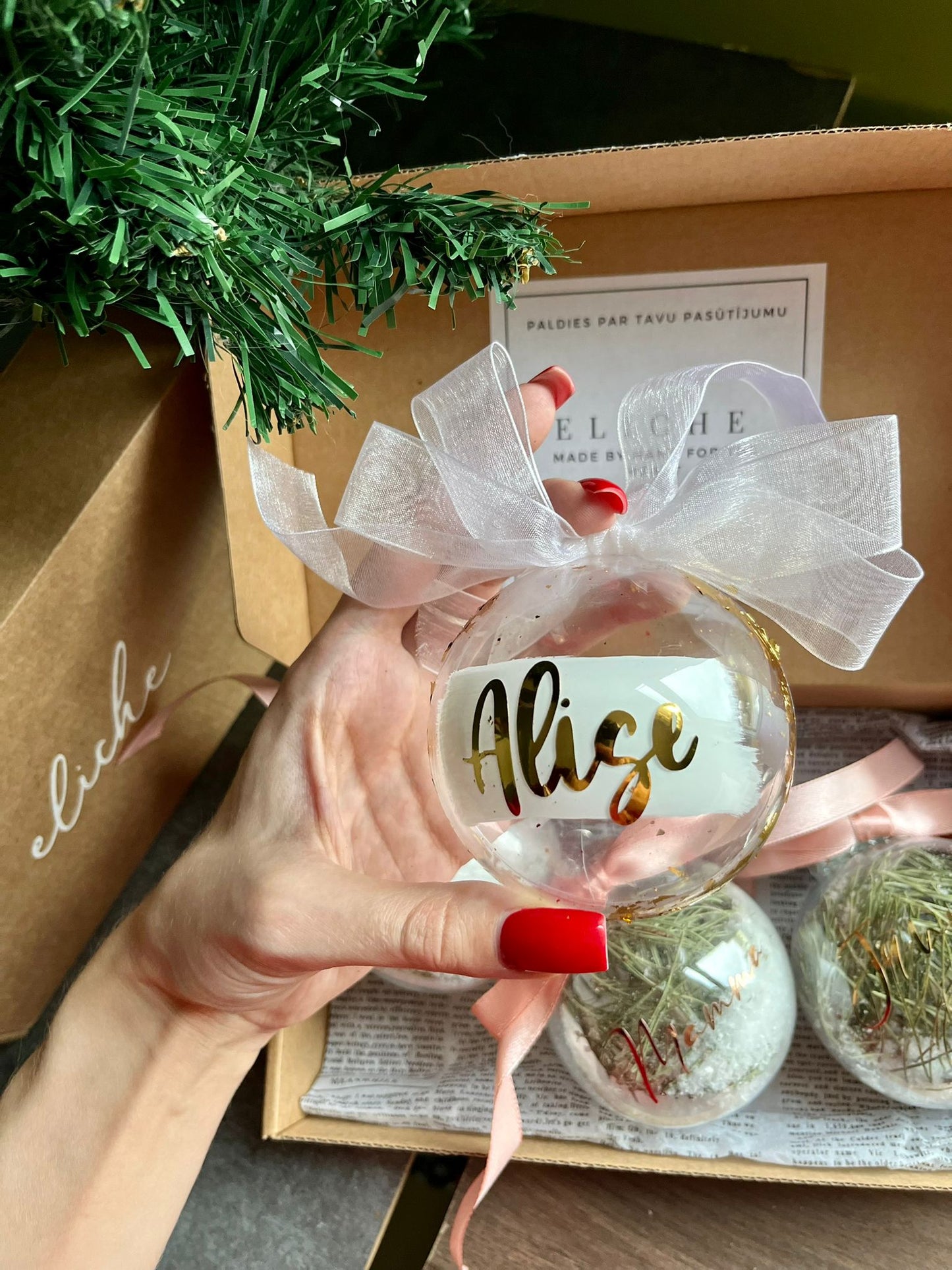 Personalizēta eglītes bumba ar vārdu 8cm