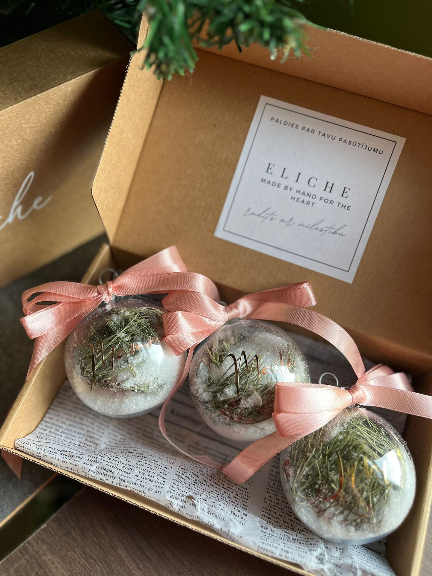 Personalizēta eglītes bumba ar vārdu 8cm