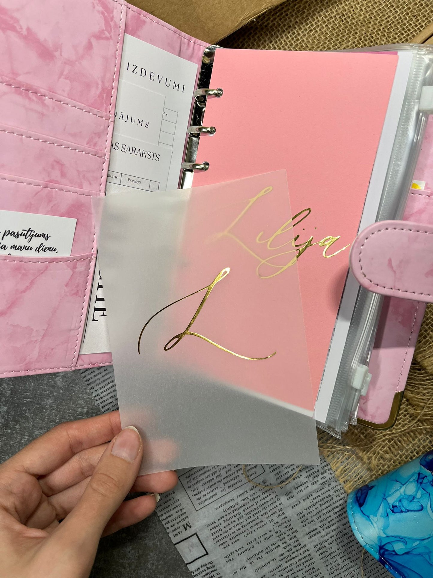 Rozā marmora personalizēts finanšu planotājs