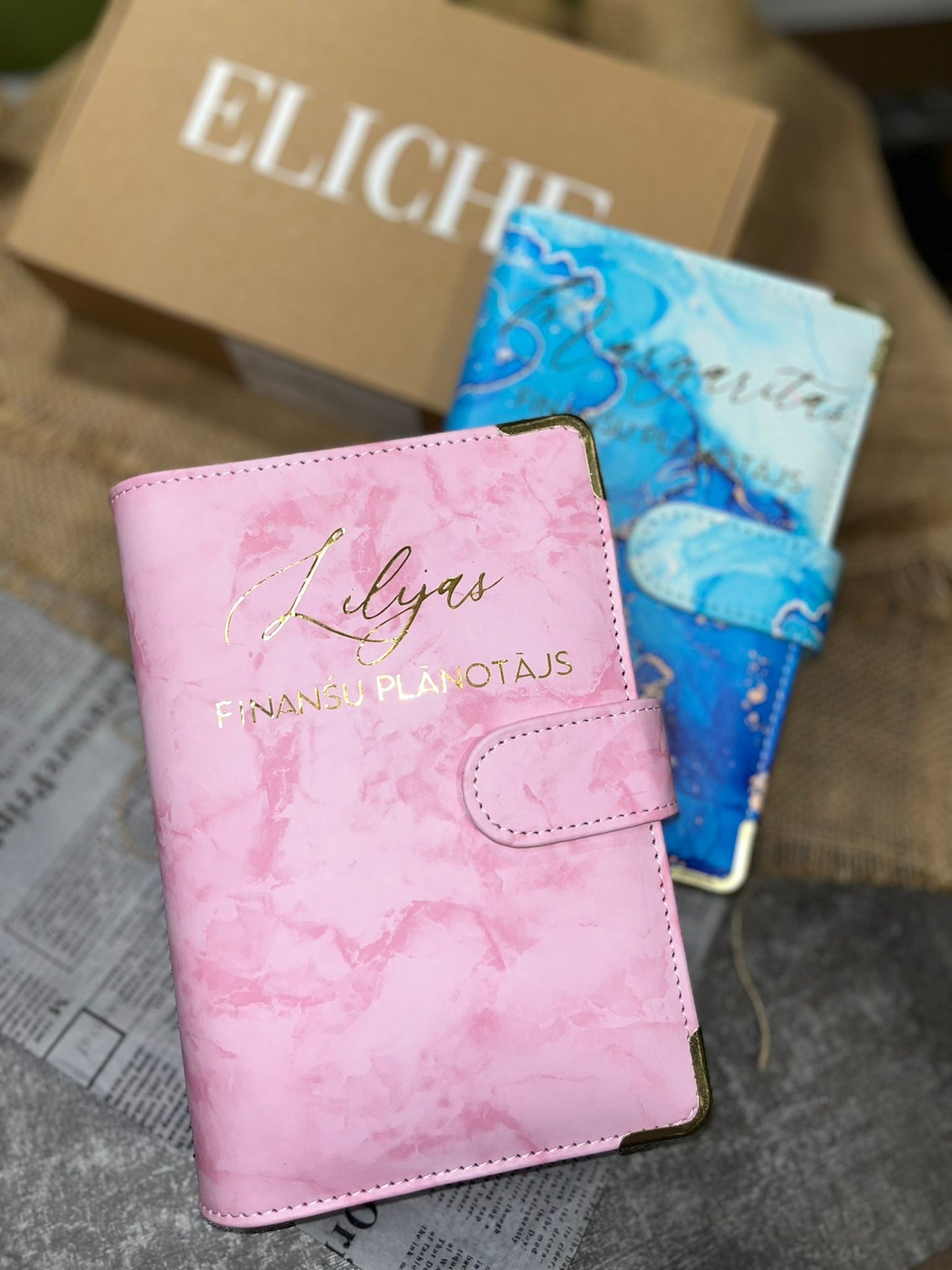 Rozā marmora personalizēts finanšu planotājs
