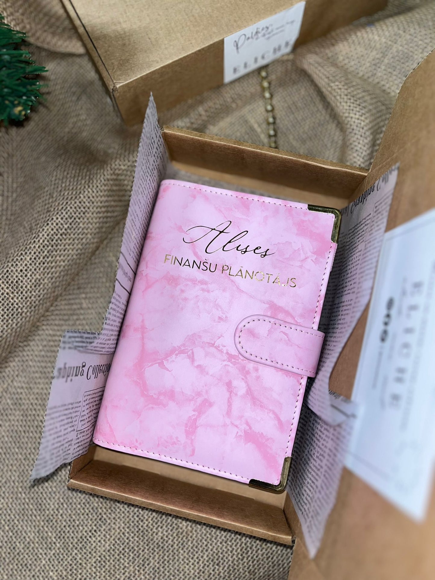 Rozā marmora personalizēts finanšu planotājs