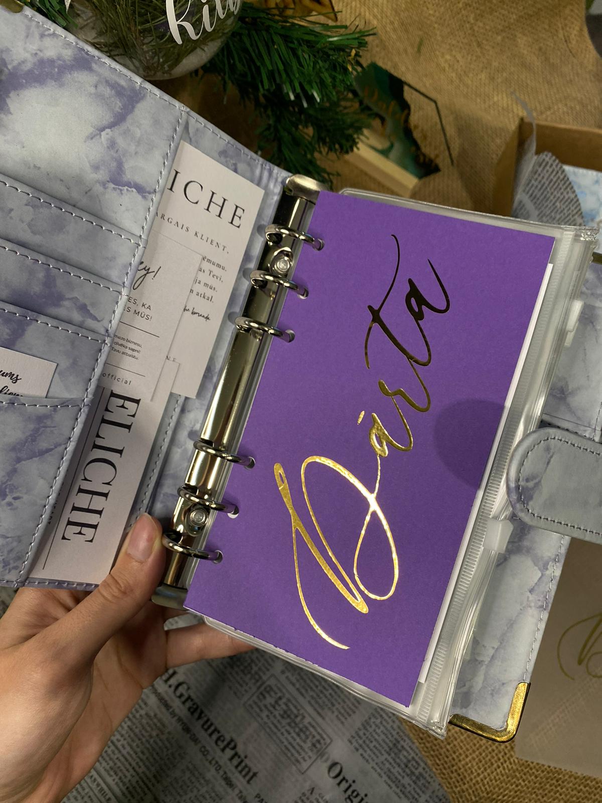 Pasteļviolēts marmora personalizēts finanšu planotājs
